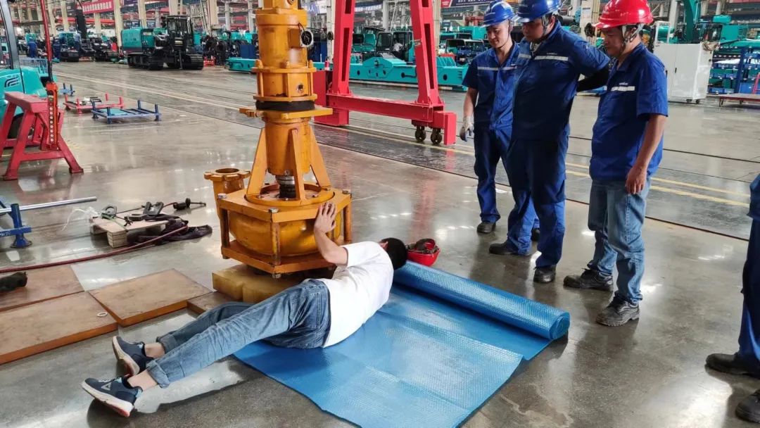 9001cc金沙以诚为本匠心 | 一连驻扎工地近百天，，，，，，，为9001cc金沙以诚为本人的坚守与支付点赞