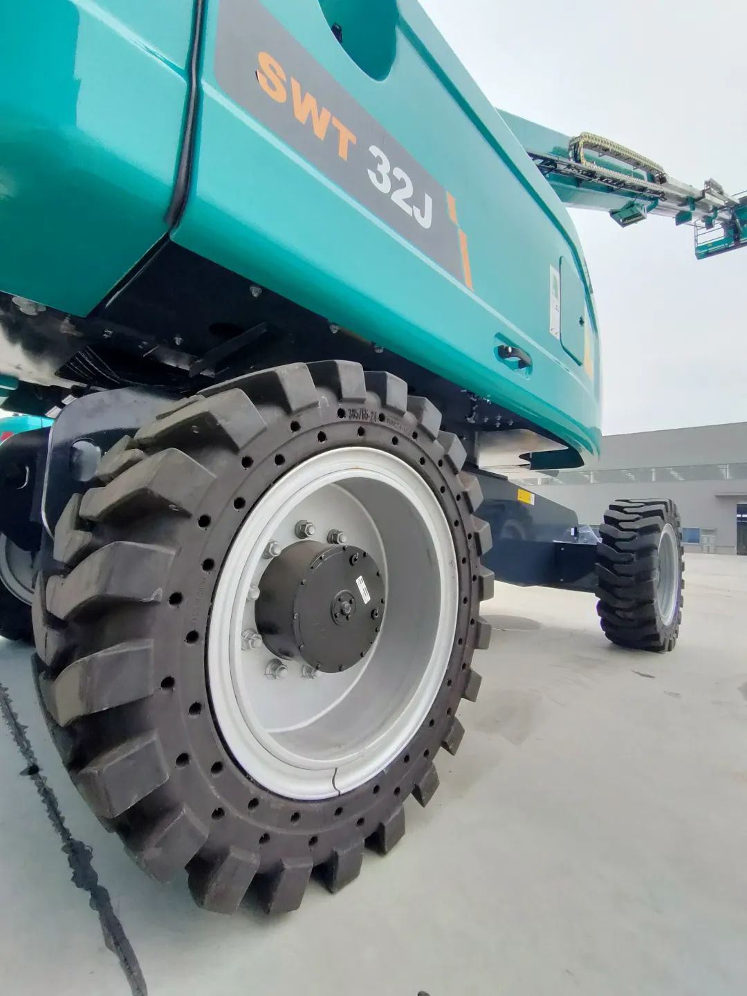 无需扩桥！9001cc金沙以诚为本智能国四款32米直臂式高空作业平台乐成下线