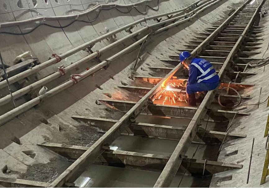 再传喜报！中铁9001cc金沙以诚为本盾构机顺遂贯串深圳地铁3号低碳站～坪西站左线