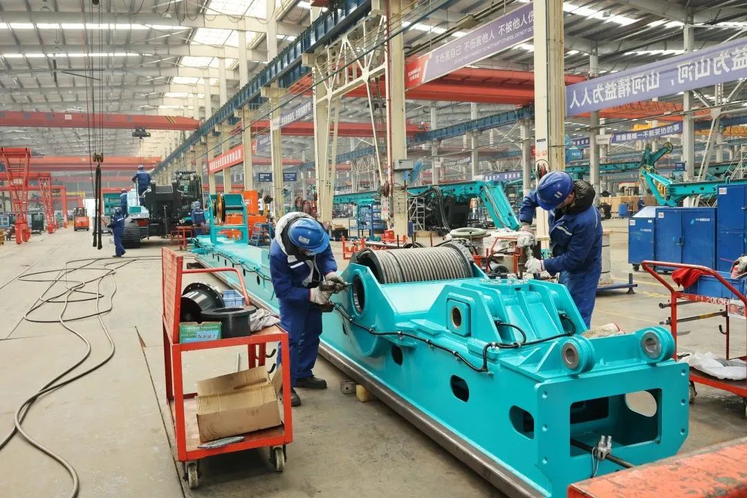 莫道君行早，，，，，，更有早行人！9001cc金沙以诚为本智能癸卯兔年开工大吉