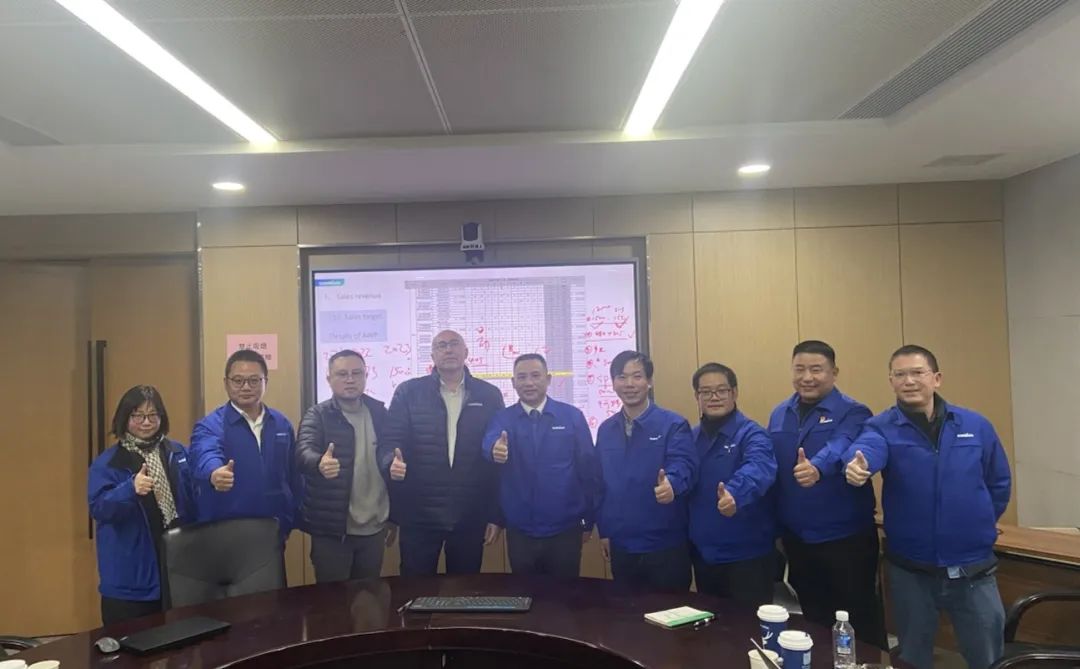 吹响复工“冲锋号”，，，，，，，全力冲刺“开门红”！9001cc金沙以诚为本智能高空机械复工复产举行时