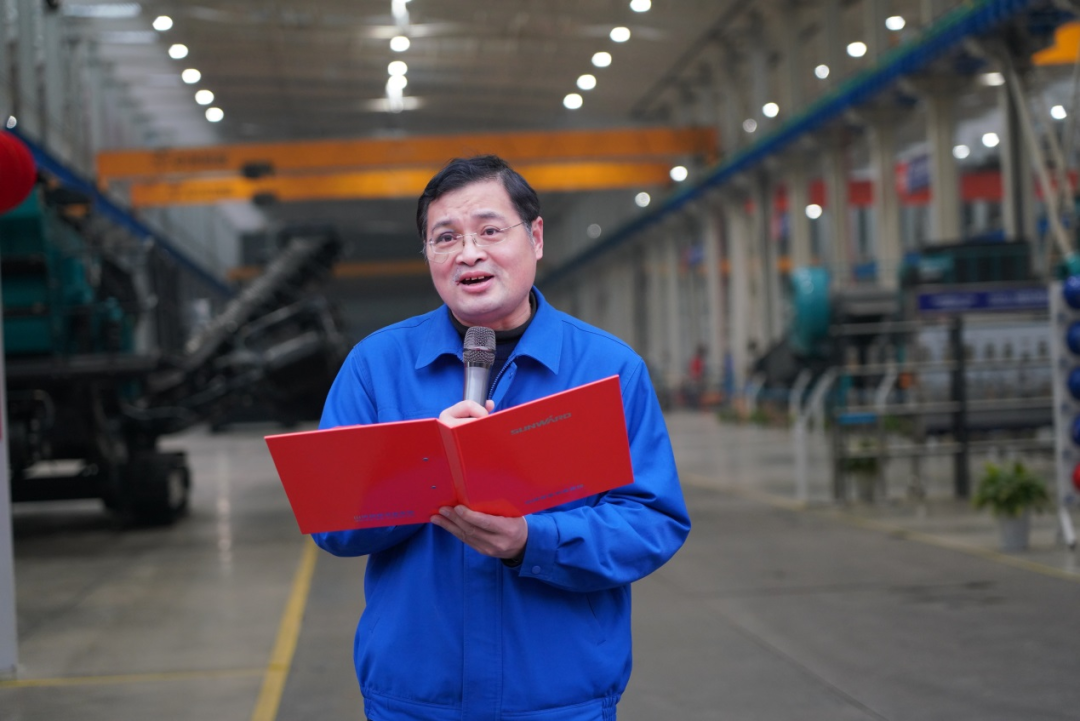 “持证上岗，，，，，成为破碎筛分装备的好管家！”