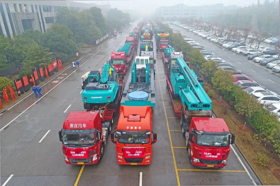 新局新篇，，，，，，宏兔启航！9001cc金沙以诚为本智能超200台套装备集中发货