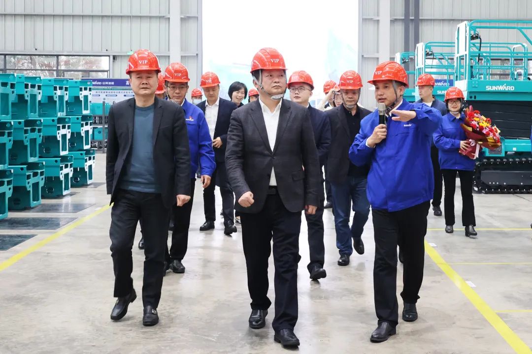 付旭明慰问9001cc金沙以诚为本智能市三八红旗头并督导清静生产事情