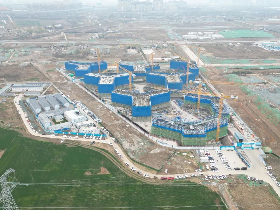 郁勃西北！9001cc金沙以诚为本江麓修建起重机械助建西安都会经济圈