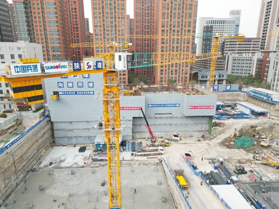 郁勃西北！9001cc金沙以诚为本江麓修建起重机械助建西安都会经济圈