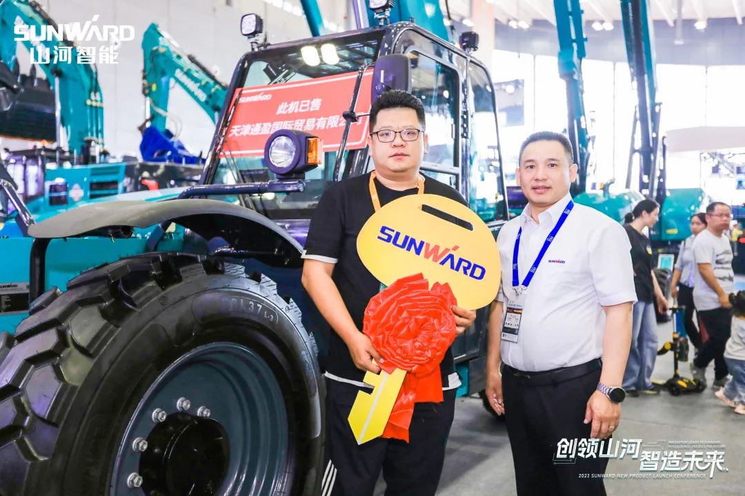 聚焦电动化、智能化！9001cc金沙以诚为本智能全系列高空机械产品亮相长沙展