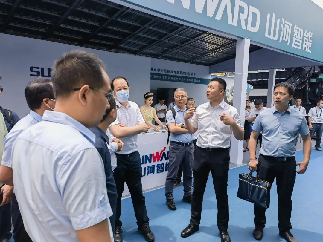 携手共建“一带一起”，，，9001cc金沙以诚为本智能地下工程装备广受关注