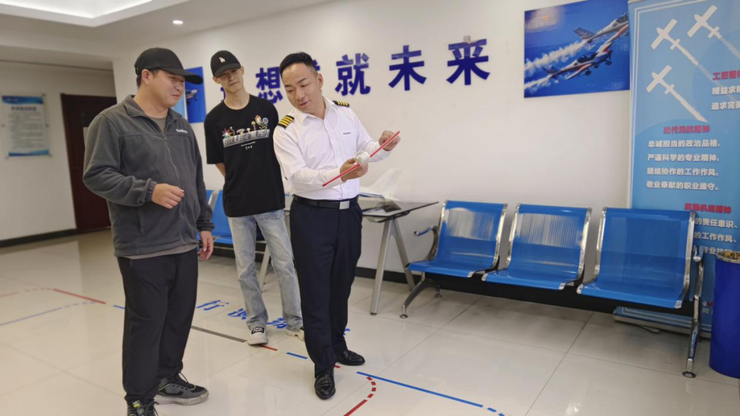 湖南9001cc金沙以诚为本通航获CCAR-141部民用航空器驾驶员学校运行及格证