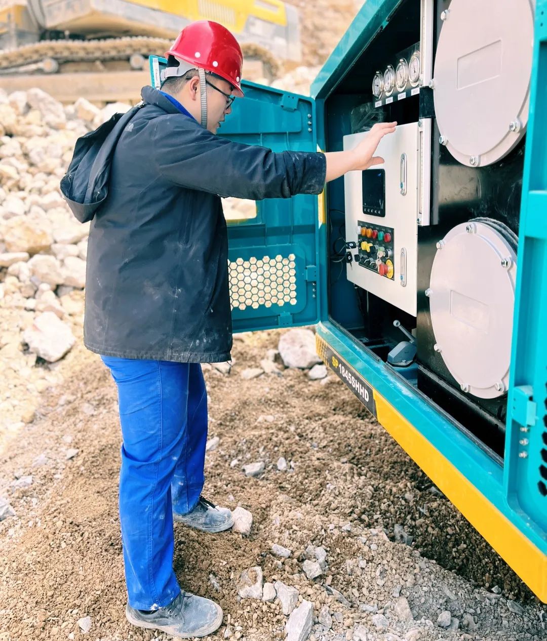 劳动庆幸，，，创立伟大！纪录那些通俗且伟大的劳动瞬间