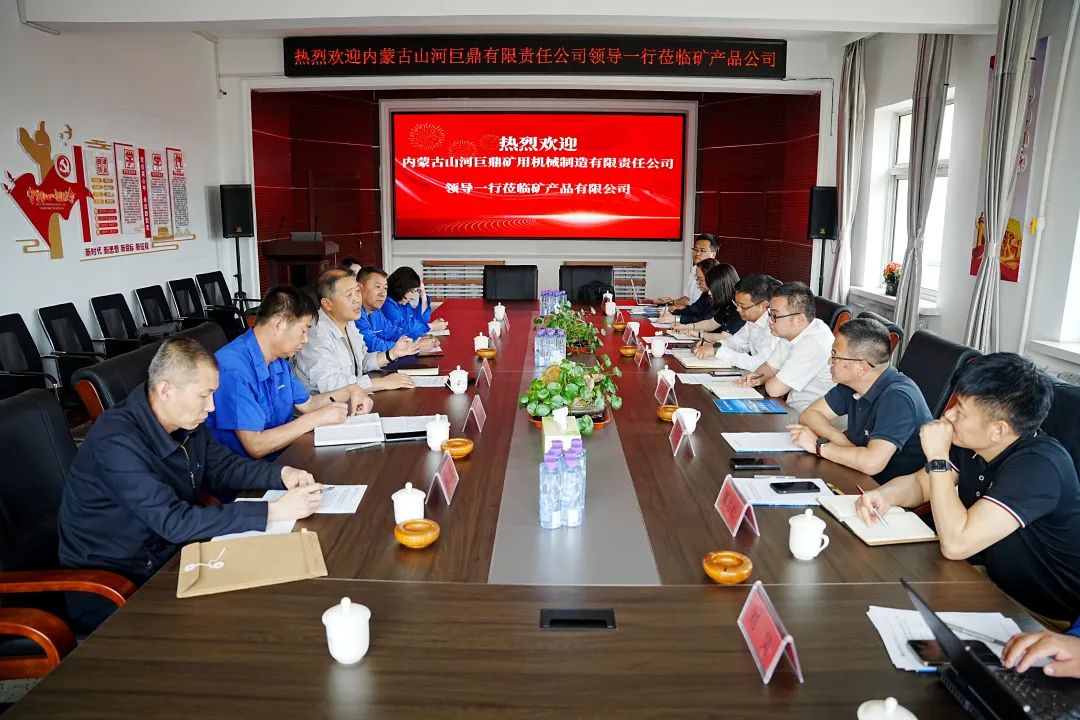 一连助力“双碳”目的，，，，9001cc金沙以诚为本巨鼎LNG矿卡在辽宁批量应用