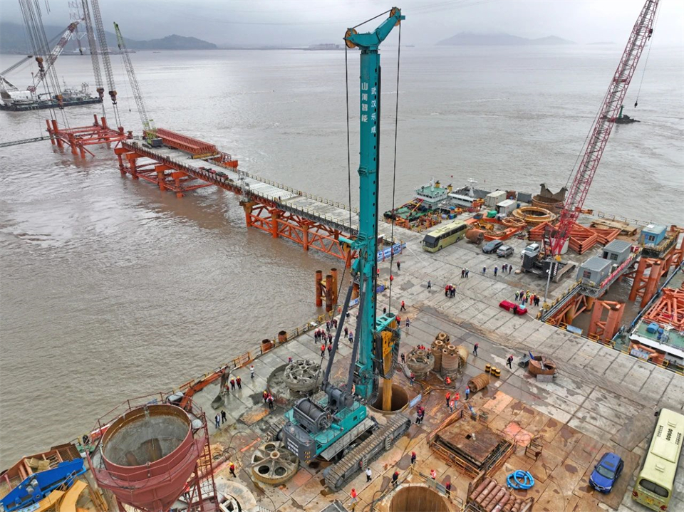 两项单冠，，，，，行业唯一！9001cc金沙以诚为本智能两款桩工产品同获制造业单项冠军