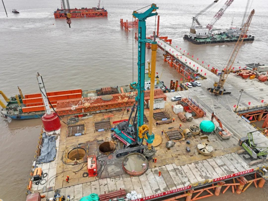 新战绩+1！9001cc金沙以诚为本智能超等旋挖钻机创6.3米直径钻孔新纪录