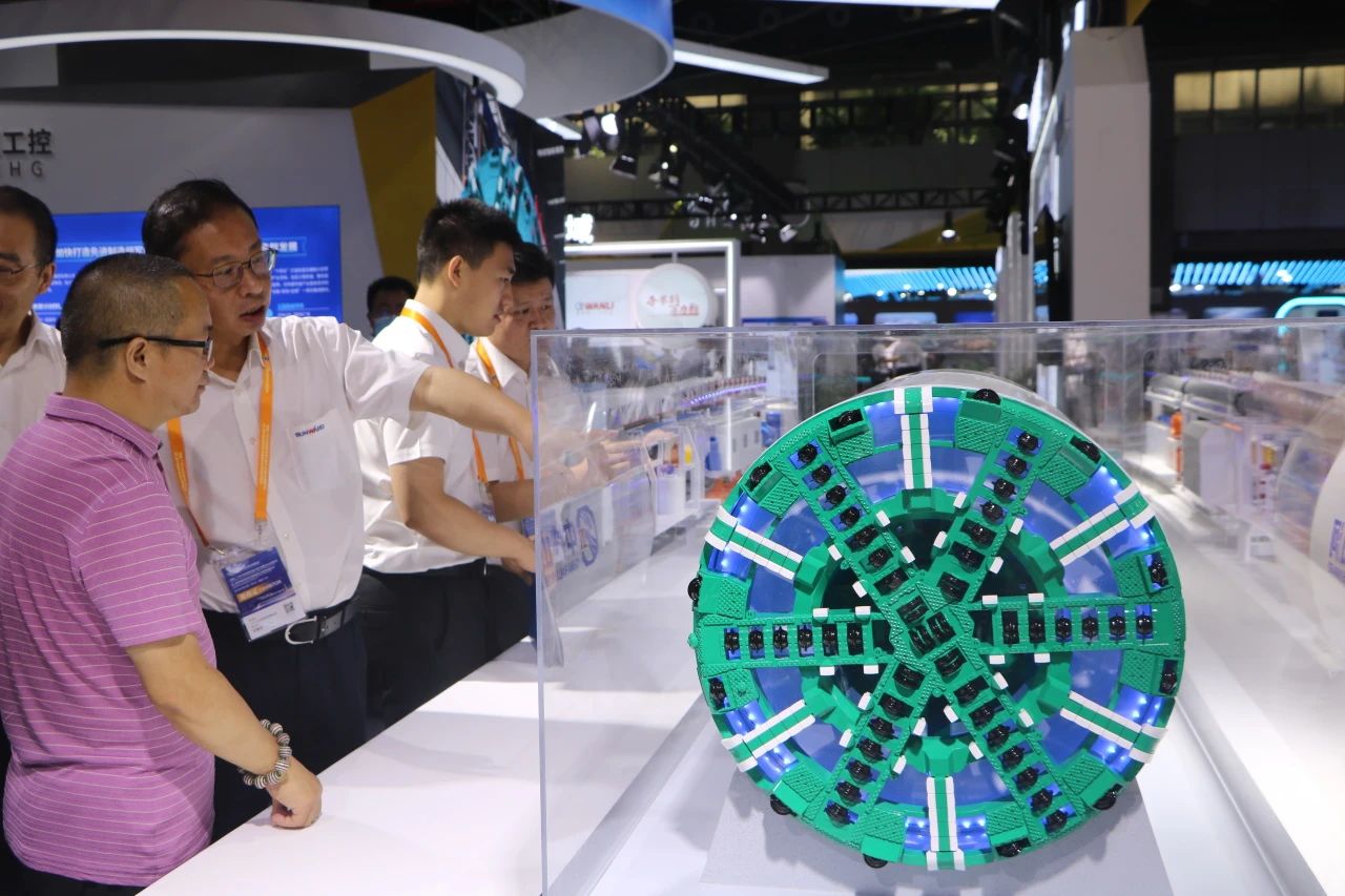 中铁9001cc金沙以诚为本亮相首届广州大湾区国际轨道交通工业生长论坛暨展览会