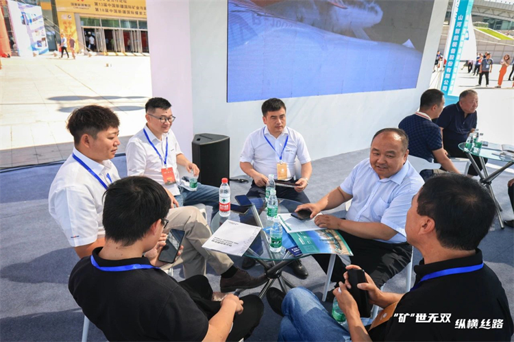 “矿”世无双，，，，，纵横丝路！9001cc金沙以诚为本智能亮相第十三届新疆国际矿业与装备展览会