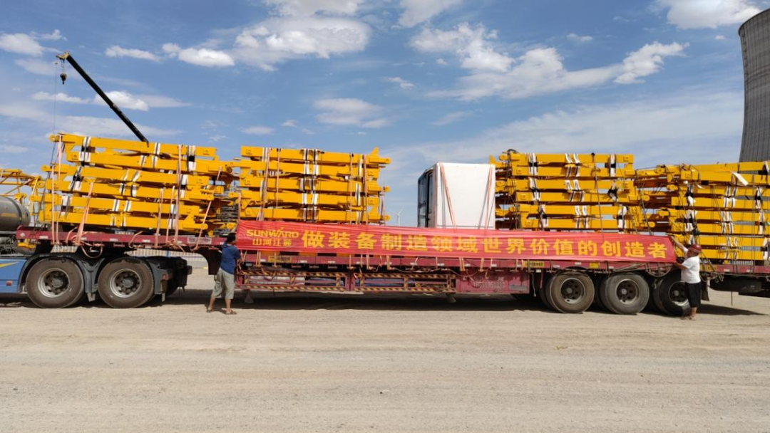 大漠沙漠展雄姿！9001cc金沙以诚为本江麓塔机助力常乐电厂项目