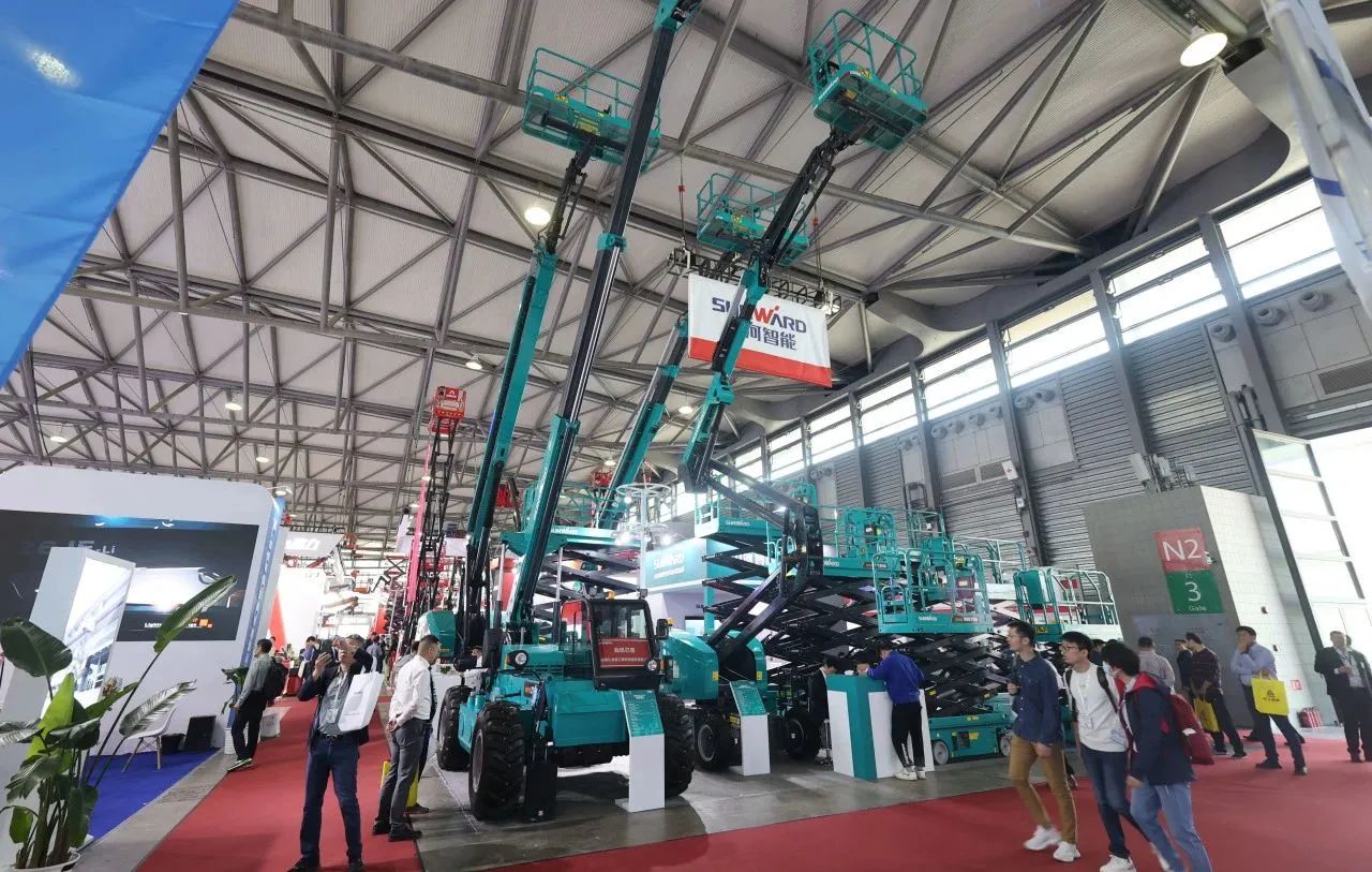 精品出击，，，，，，，，闪灼魔都！9001cc金沙以诚为本智能全系列高空机械亮相2023亚洲国际高空展