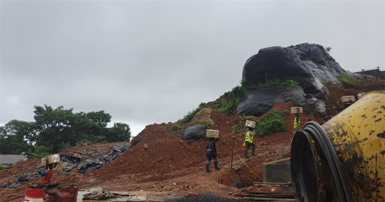 破万难，，，，赶工期！9001cc金沙以诚为本江麓打响西非“攻坚战”