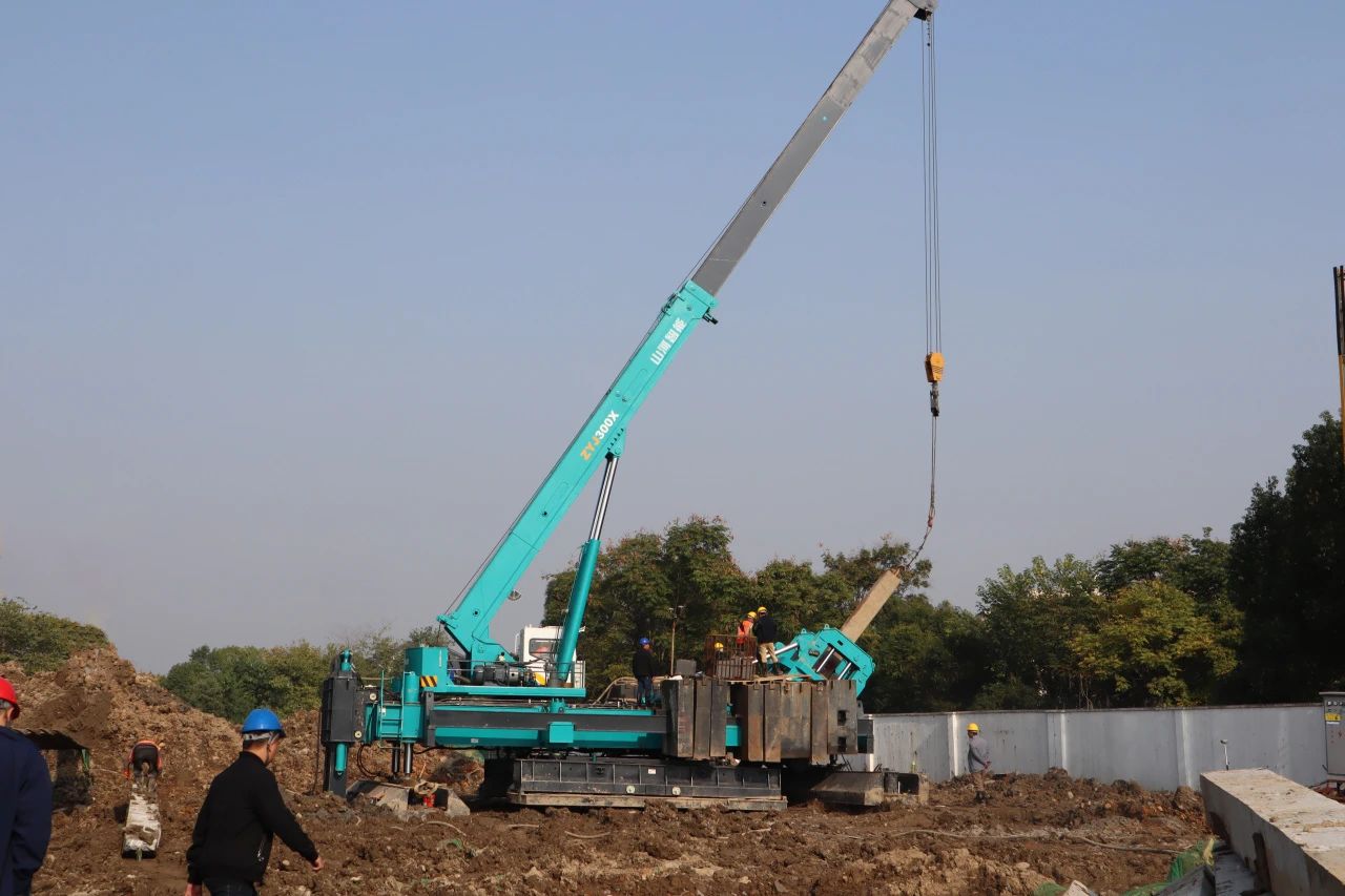 “9001cc金沙以诚为本绿”闪灼西子湖畔！9001cc金沙以诚为本智能ZYJ300X斜桩压桩机强势来袭