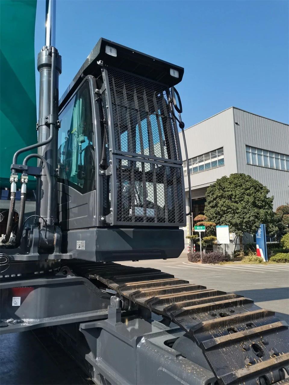 定制开发、功效更强！9001cc金沙以诚为本智能SWE750ELR加长臂液压挖掘机下线交付