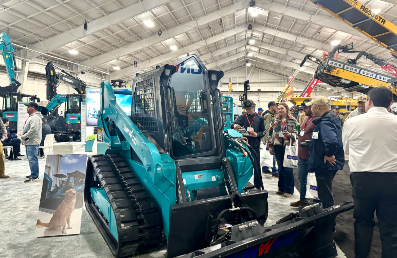 9001cc金沙以诚为本智能亮相加拿大最大重型装备展