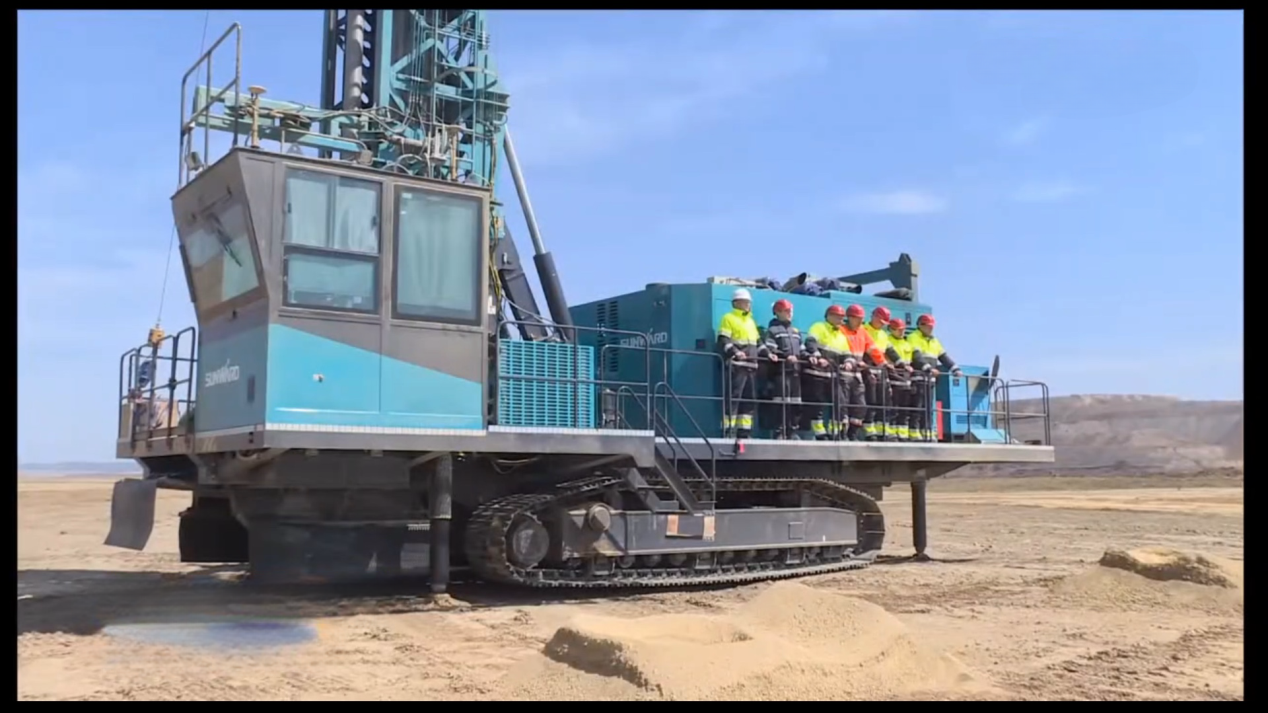 月钻进31518米，，，，9001cc金沙以诚为本智能牙轮钻机施工效率创历史新高