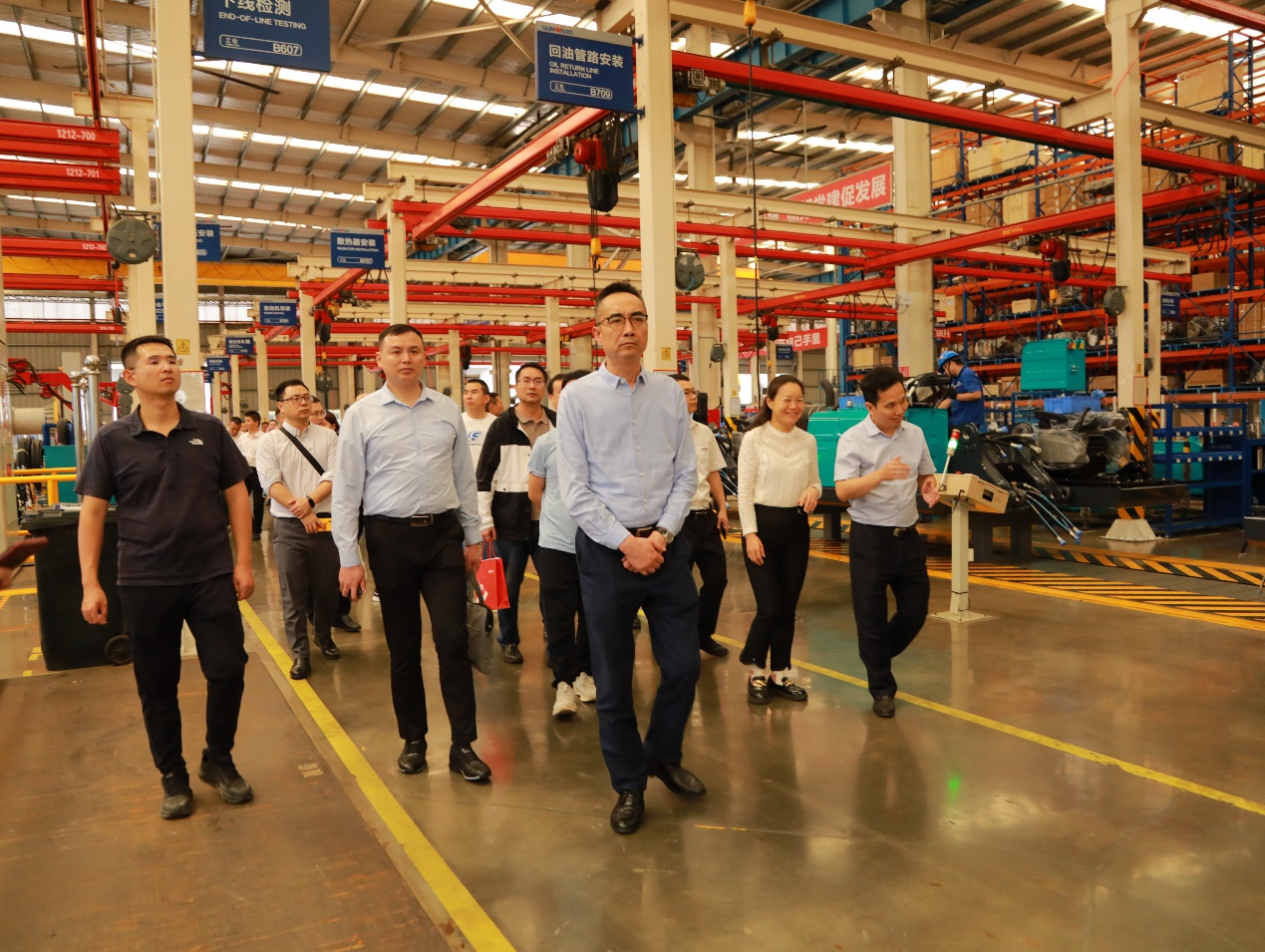 湘潭市工信局带队莅临9001cc金沙以诚为本智能开展智能制造现场观摩交流活动