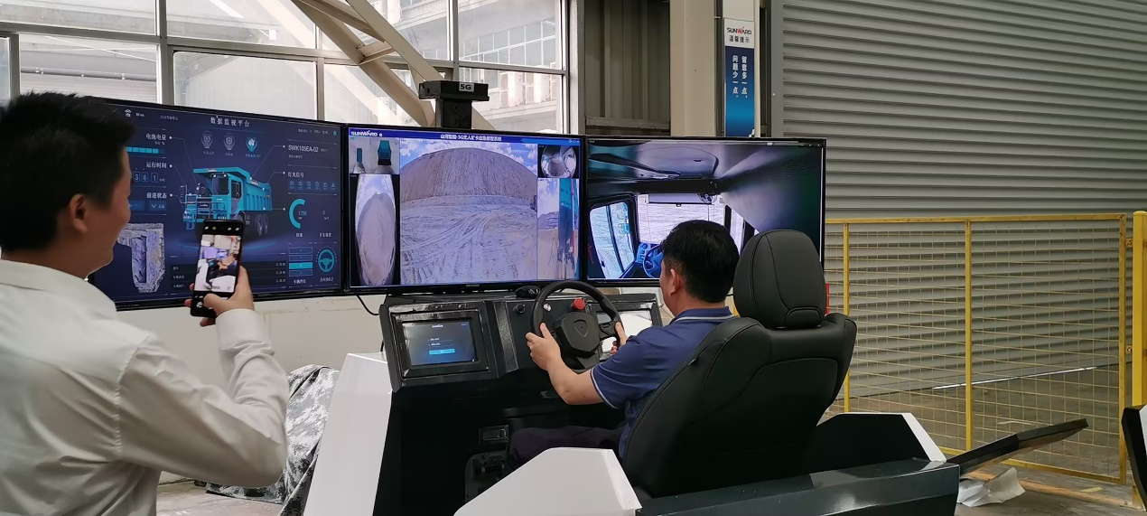 湘潭市工信局带队莅临9001cc金沙以诚为本智能开展智能制造现场观摩交流活动