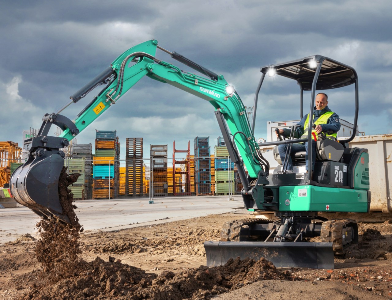 向新而行！9001cc金沙以诚为本智能电动挖掘机线上推介会乐成举行