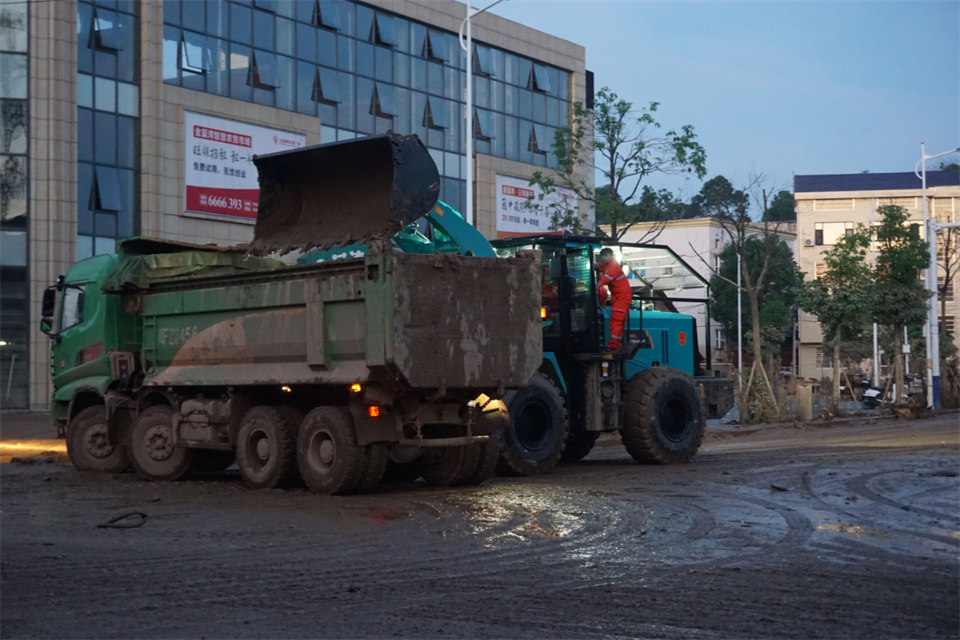 驰援湖南平江抗洪抢险，，，共克时艰显继续