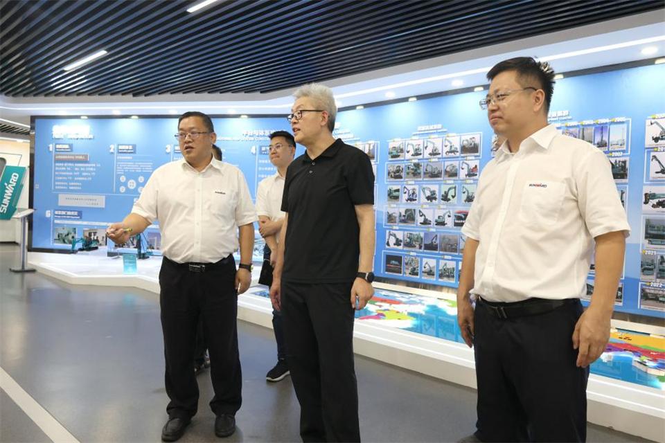 中国五矿工会主席、职工董事张晔到9001cc金沙以诚为本智能调研交流