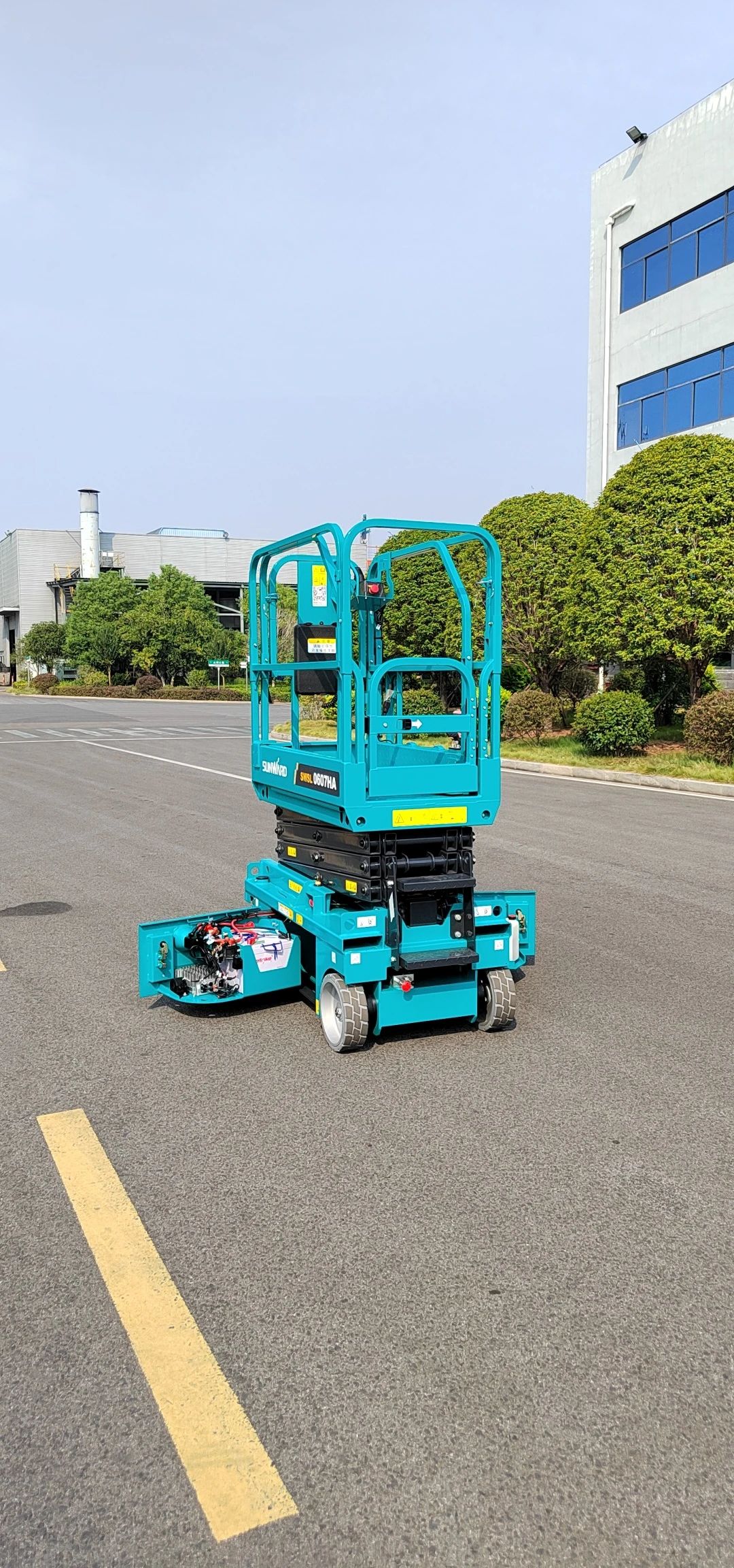 向“新”而行！9001cc金沙以诚为本智能又一款电动液驱剪叉式高空作业平台宣布