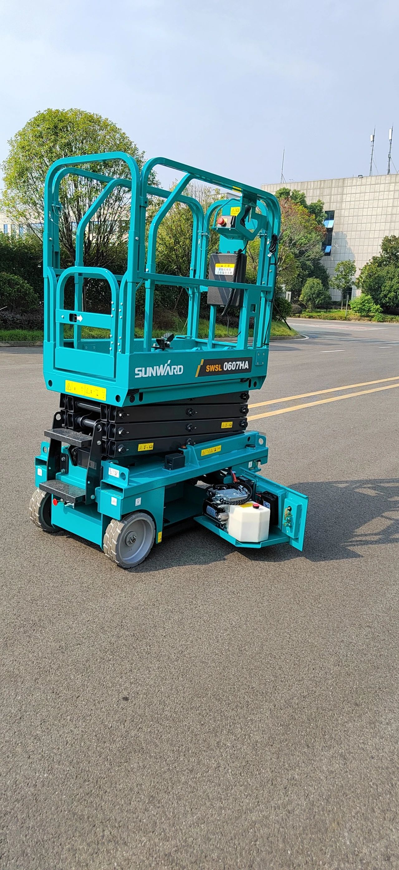 向“新”而行！9001cc金沙以诚为本智能又一款电动液驱剪叉式高空作业平台宣布