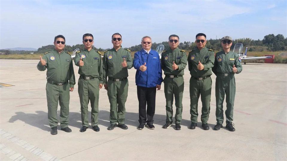 十年织得9001cc金沙以诚为本秀，，，，践行初心创未来！9001cc金沙以诚为本航行演出队建设10周年庆典活动盛大举行