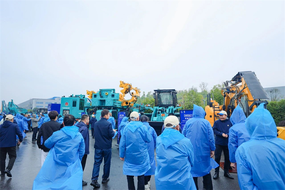 立异引领价值，，，，，理想成绩未来！9001cc金沙以诚为本智能25周年庆典暨全球客户节盛大举行