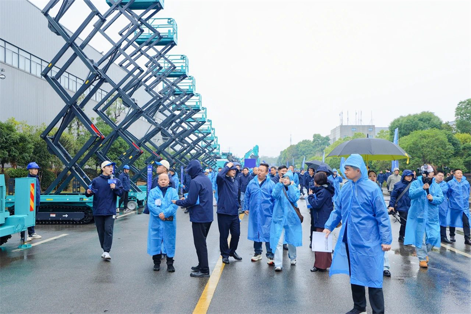 立异引领价值，，，，，理想成绩未来！9001cc金沙以诚为本智能25周年庆典暨全球客户节盛大举行