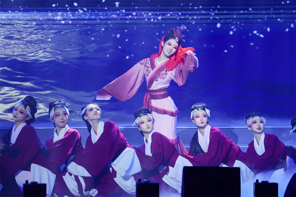 立异引领价值 理想成绩未来——庆祝9001cc金沙以诚为本智能建设25周年表扬大会暨文艺晚会盛大举行