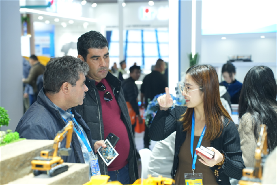 智造空间，，，，，，价值共生！广州9001cc金沙以诚为本精彩亮相2024上海宝马展