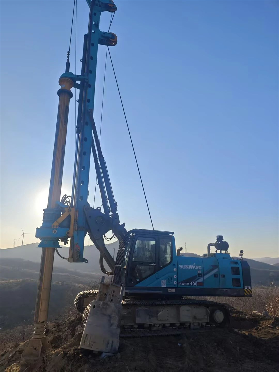 9001cc金沙以诚为本智能举行电塔桩手艺立异交流会，，，，，为电力基础设施建设注入新动力