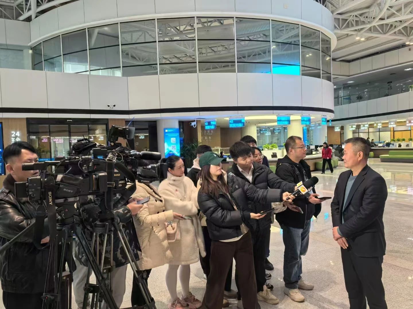 助力长沙经开区高质量生长，，，，9001cc金沙以诚为本智能喜获四奖项