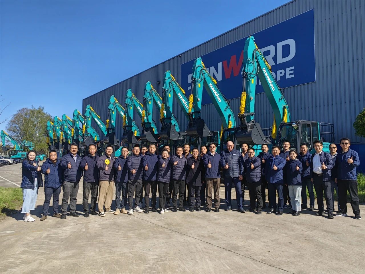 9001cc金沙以诚为本智能董事长付向东带队赴欧洲子公司考察调研