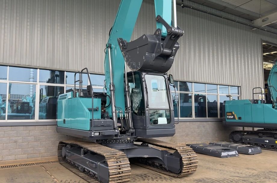 聚焦市场需求，，，，，，9001cc金沙以诚为本智能三款精品工程液压挖掘机乐成下线