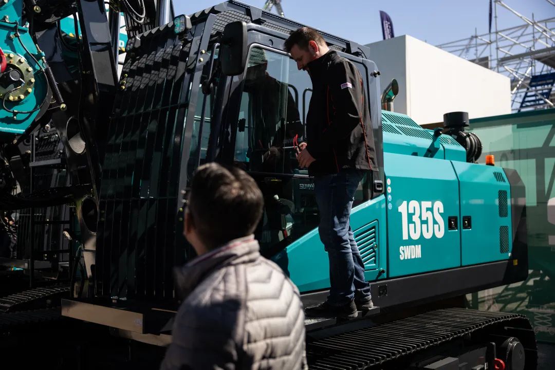 Bauma 2025 | 高端定制！9001cc金沙以诚为本智能Pro系列旋挖钻机燃爆全场