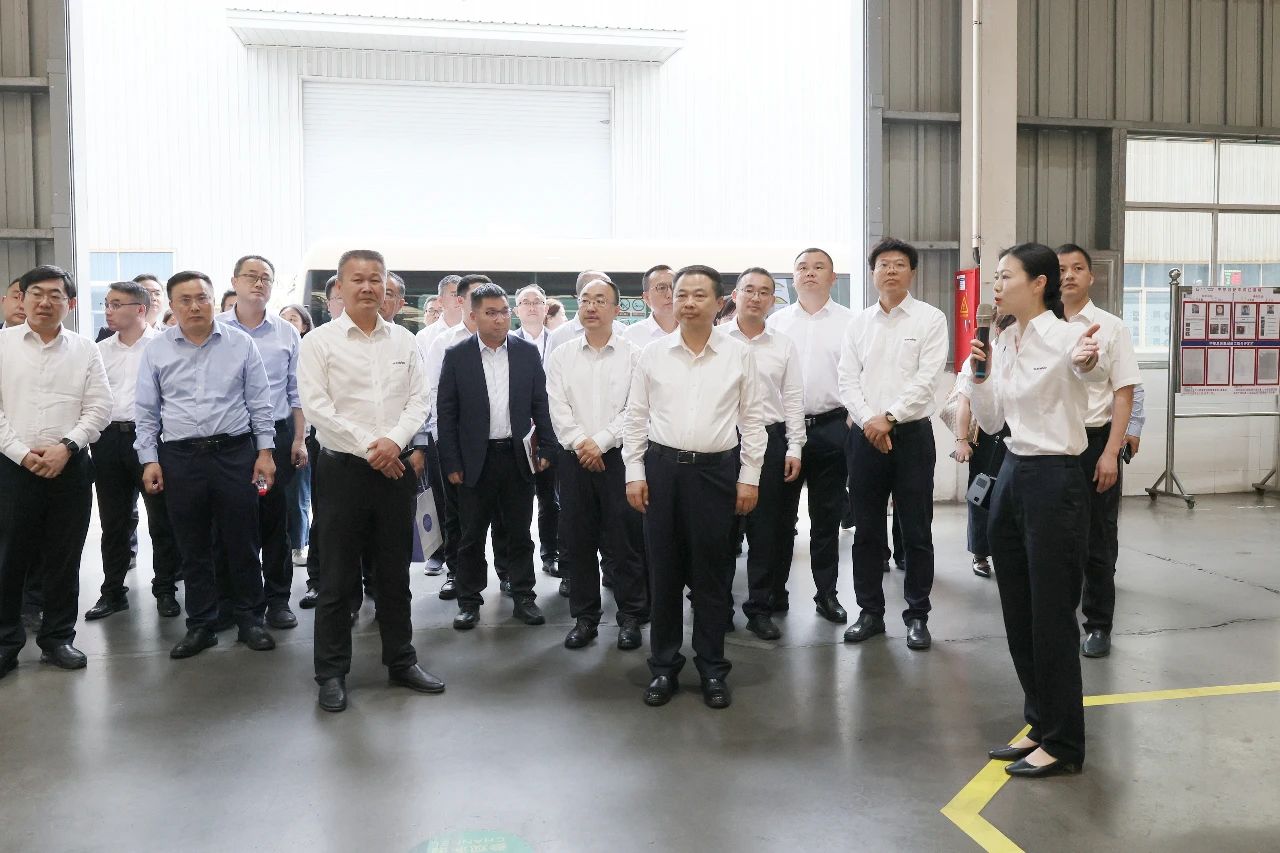 天能控股集团党委书记、董事长张天任率队到访9001cc金沙以诚为本智能