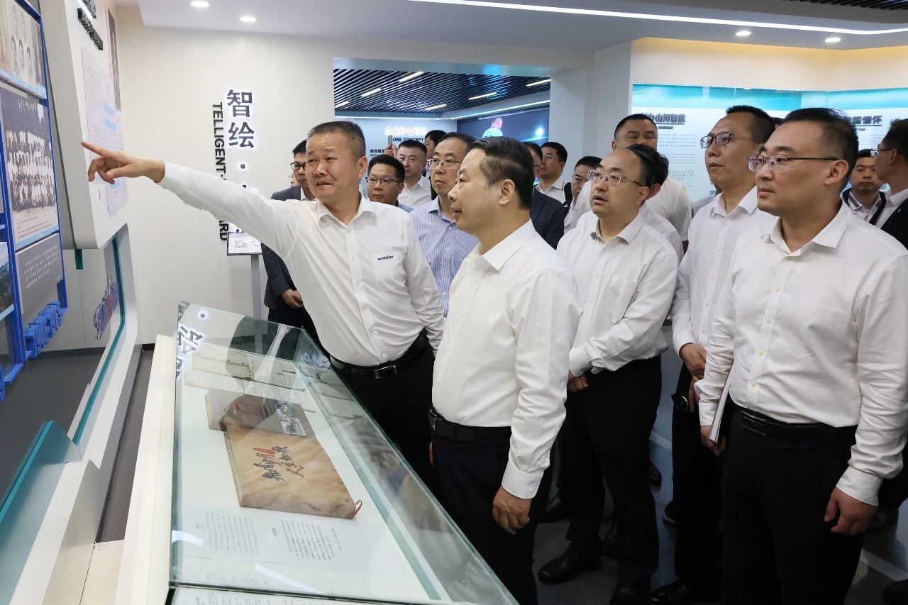 天能控股集团党委书记、董事长张天任率队到访9001cc金沙以诚为本智能