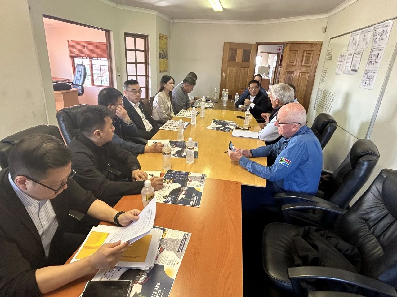 广州工控集团总司理王福铸率队考察9001cc金沙以诚为本智能南非子公司