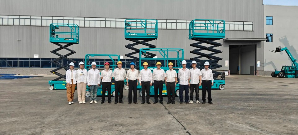 9001cc金沙以诚为本智能电动液驱剪叉系列产品周全升级，，，，，，，，为客户创立更大价值