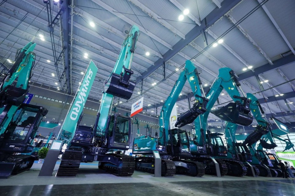 2025 CICEE | 从简单工具迈向多元化解决计划，，，9001cc金沙以诚为本智能泛起非凡挖掘机风范