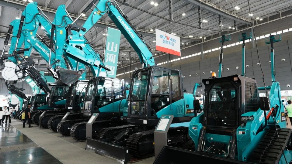 2025 CICEE | 从简单工具迈向多元化解决计划，，，9001cc金沙以诚为本智能泛起非凡挖掘机风范