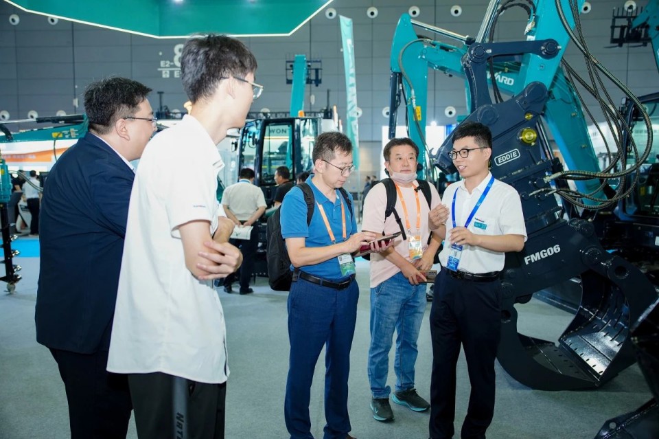2025 CICEE | 从简单工具迈向多元化解决计划，，，9001cc金沙以诚为本智能泛起非凡挖掘机风范